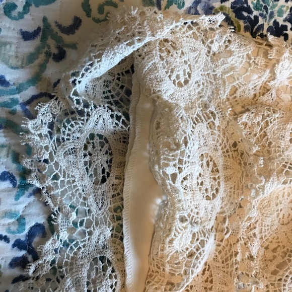 Lace Romper - Picture 4 of 4